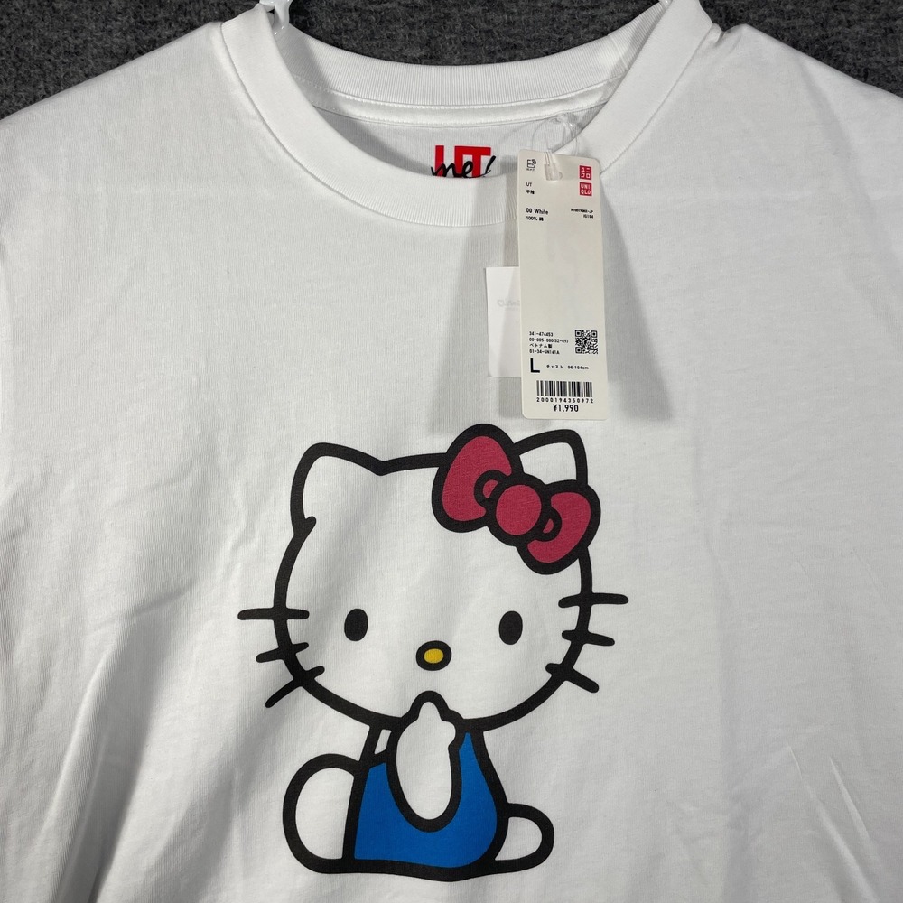 Uniqlo T Shirt Mens Large Japan x Sanrio Exclusive Hello Kitty Sitting White